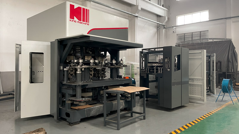 BLOW MOLDING MACHINE.jpg